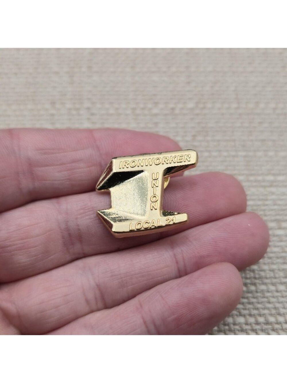 Ironworkers Local 21 Union I-Beam Gold Tone Vintage Hat Lapel Pin A8582